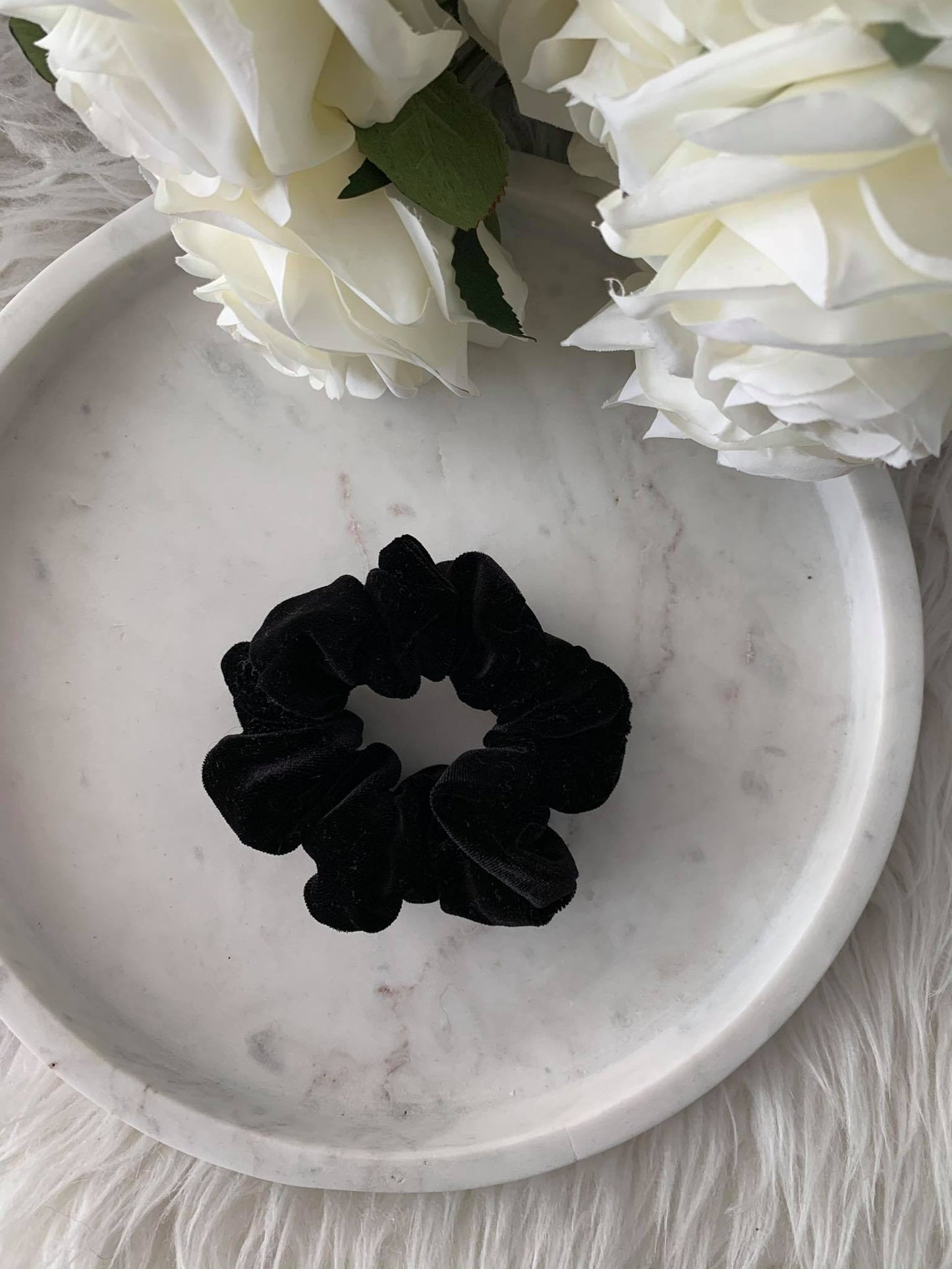 BLACK VELVET SCRUNCHIE WELUROWA GUMKA DO WŁOSÓW