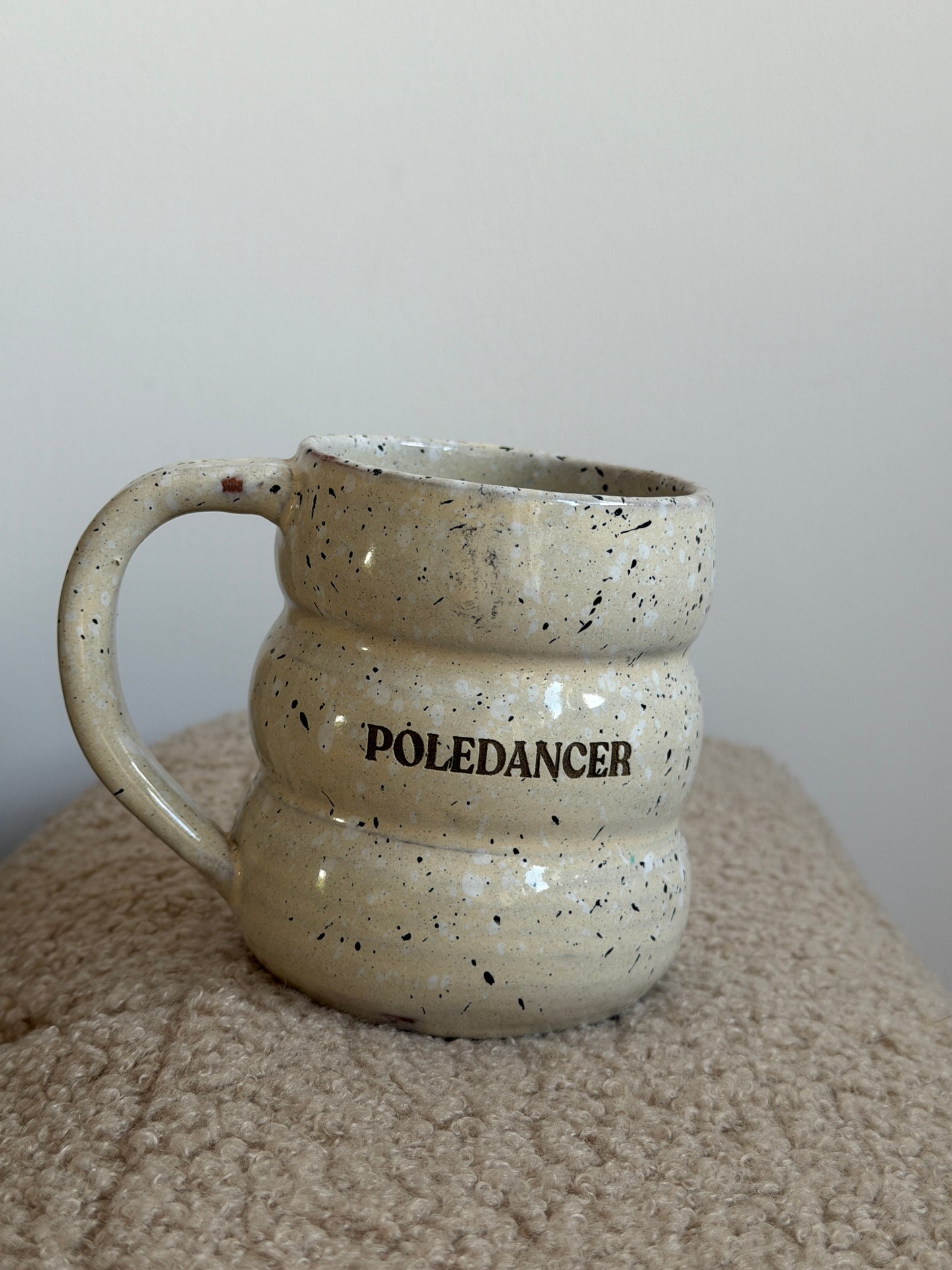Kubek Ceramiczny Handmande Poledancer Beige