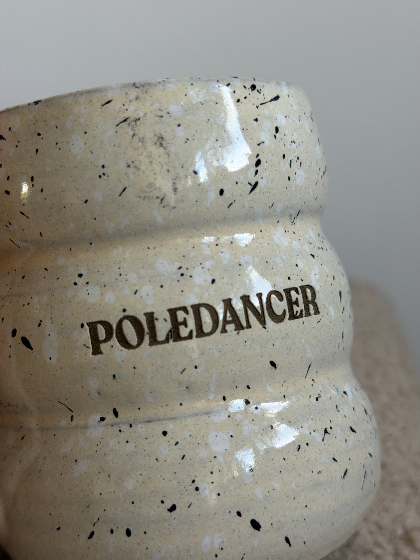 Kubek Ceramiczny Handmande Poledancer Beige