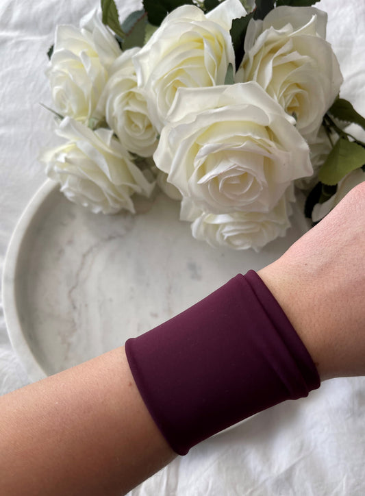WRIST GUARDS - BURGUNDY ECONYL