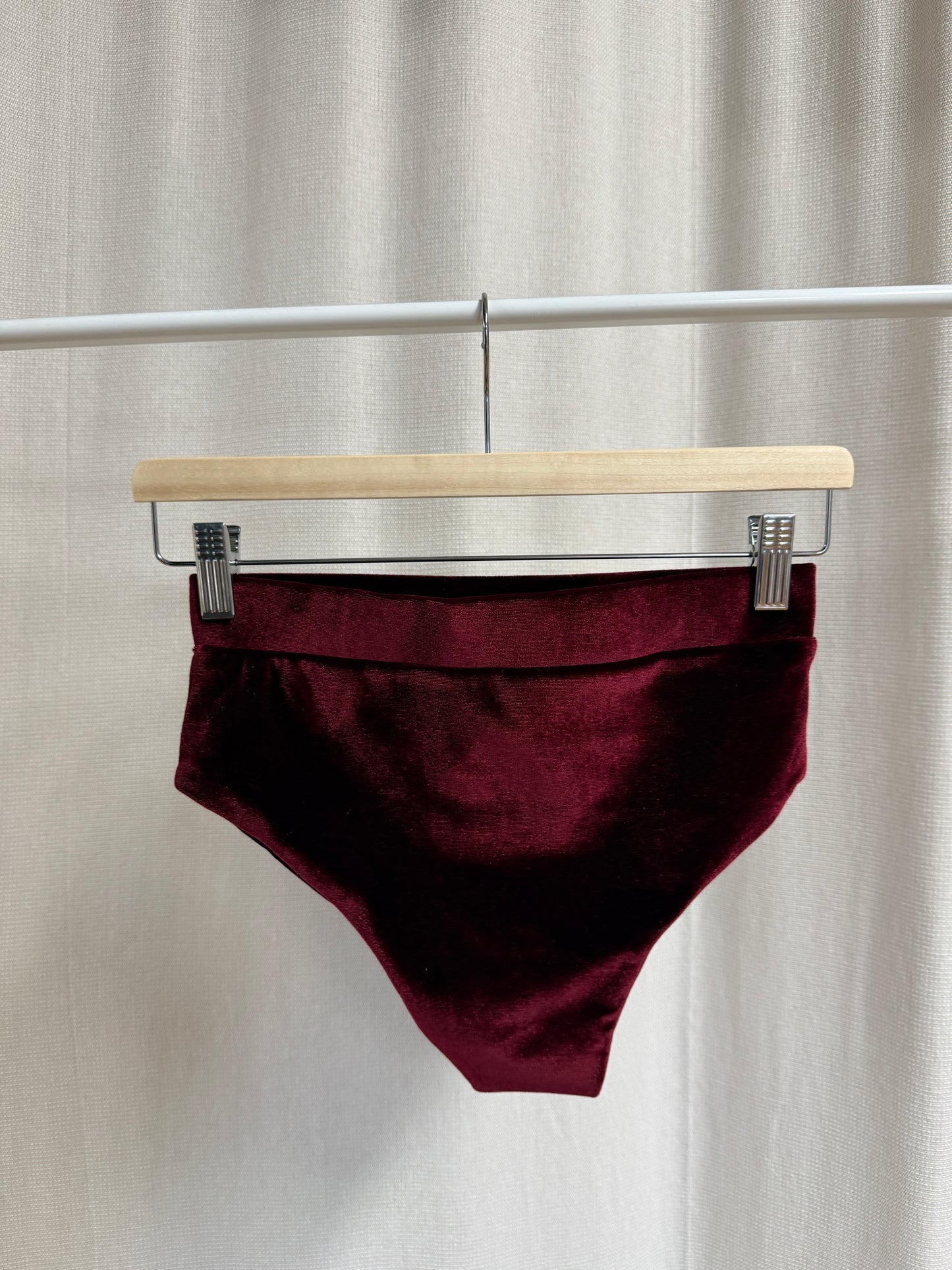 Spodenki do Pole Dance Classic Velvet Wine