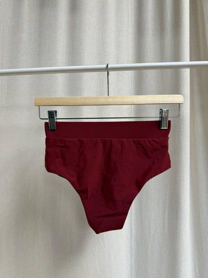 Spodenki do Pole Dance Classic Red Wine S