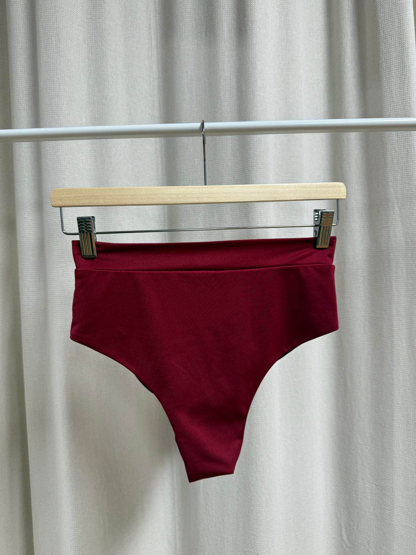 Spodenki do Pole Dance Classic Shiny Red